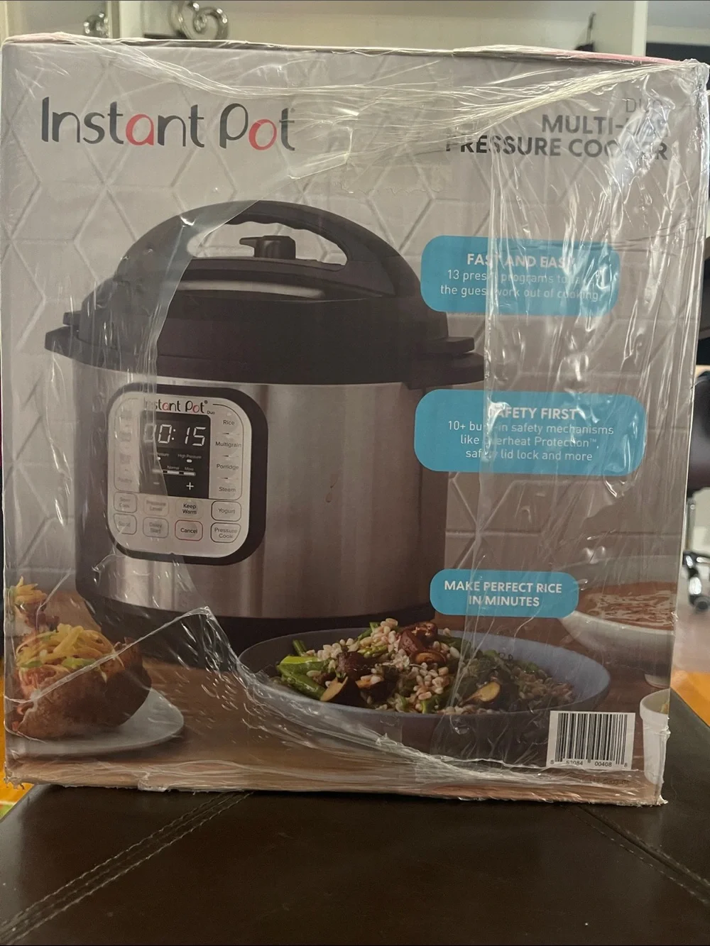 Insta Pot Duo Multi Use Pressure Cooker.  6 Qt.  New In Box